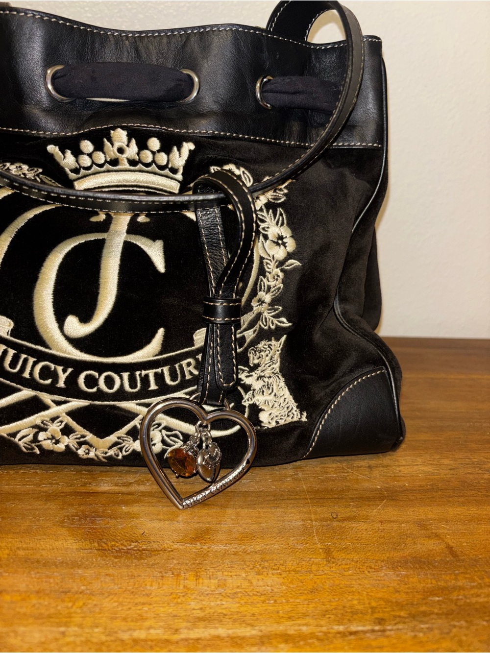 Juicy Couture Daydreamer Bag Vintage Black Velour Y2K Era Excellent Condition - Picture 4 of 11